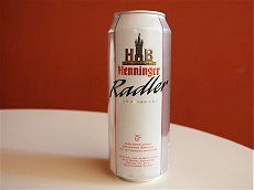 Lattina di Radler (birra mista con la lemonsoda)